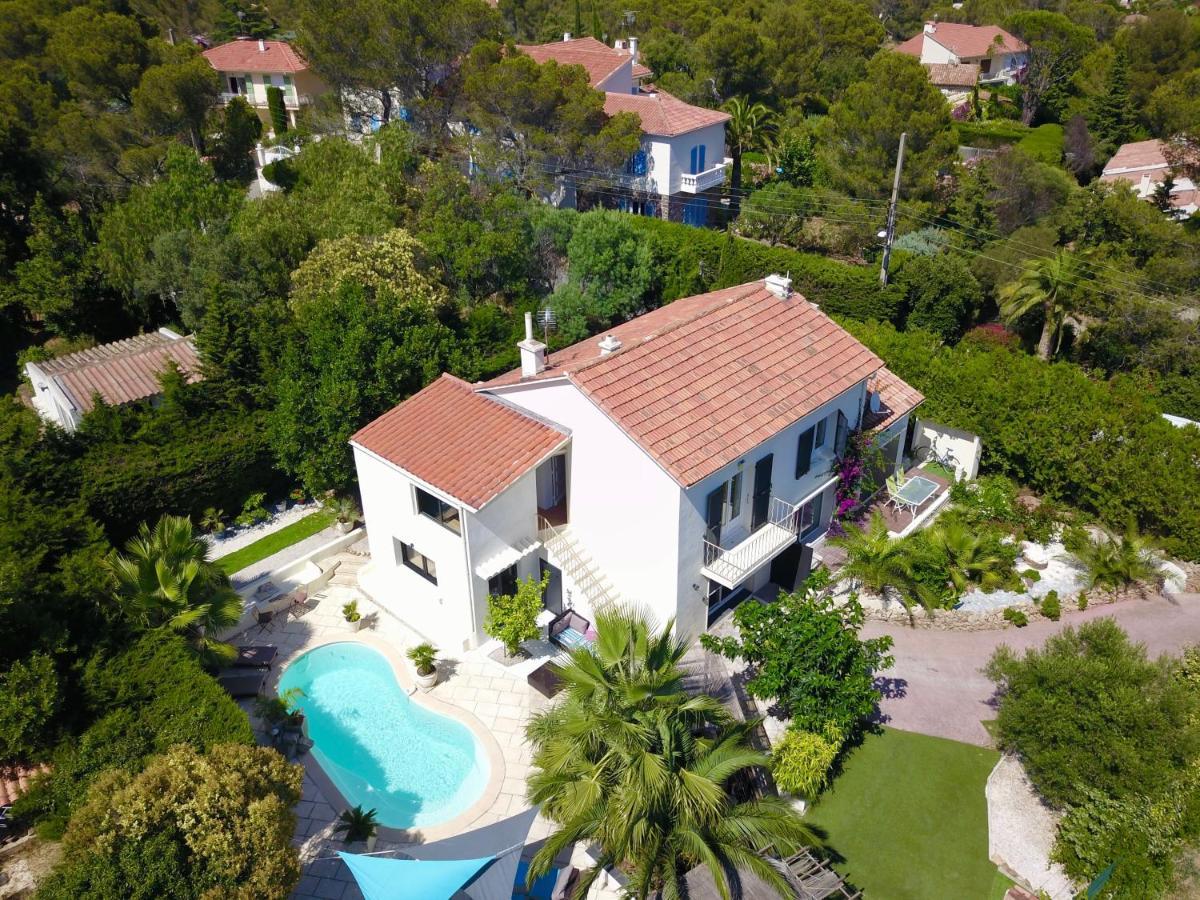 Bed,Kitchen And Swimming Pool Villa Esterel Saint-Raphaël Buitenkant foto