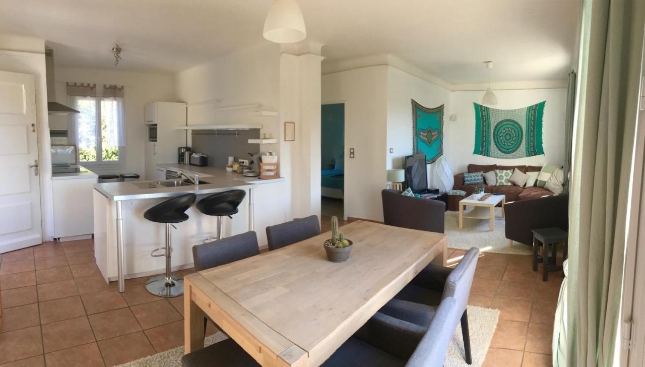 Bed,Kitchen And Swimming Pool Villa Esterel Saint-Raphaël Buitenkant foto