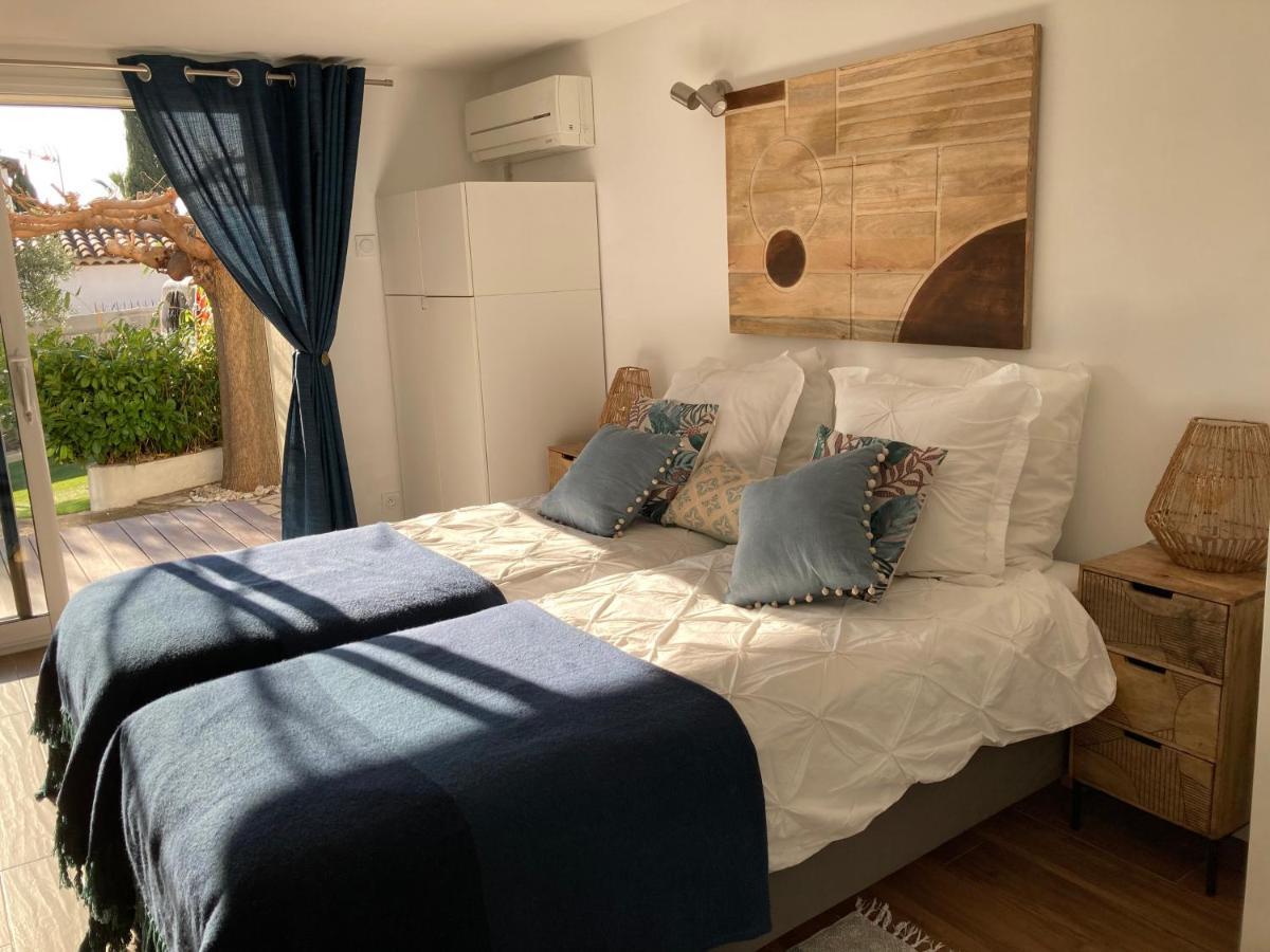 Bed,Kitchen And Swimming Pool Villa Esterel Saint-Raphaël Buitenkant foto